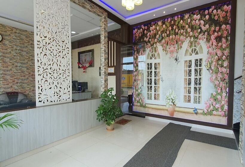 ホテル Pinaki Inn