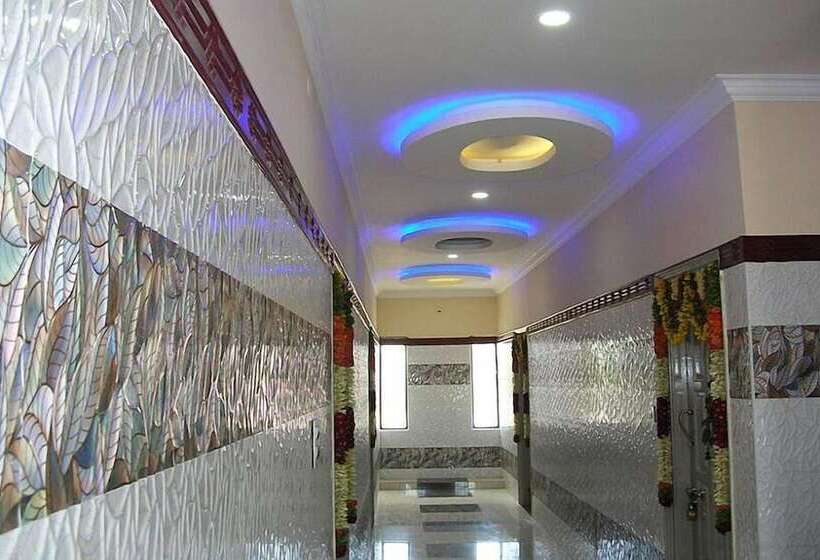 호텔 Pujitha Residency