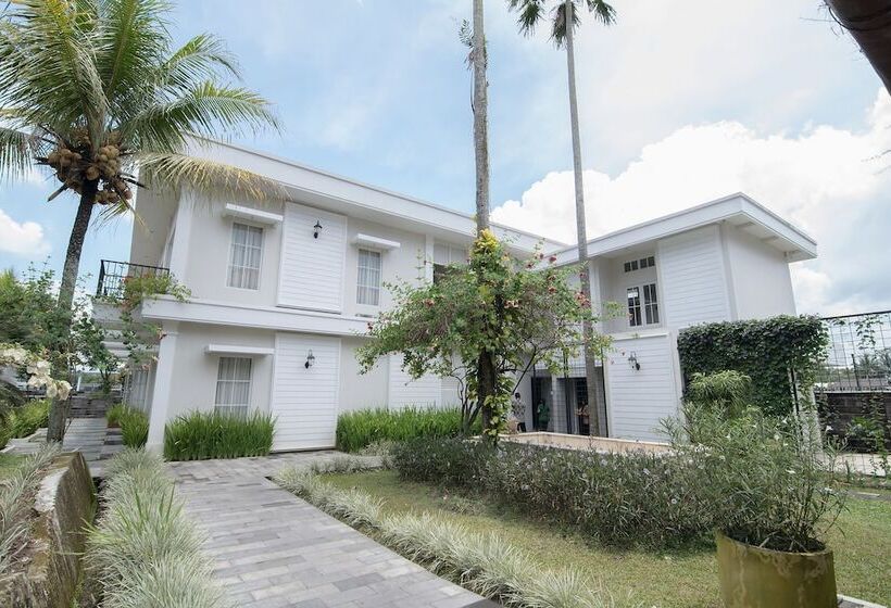 ホテル Sevilla Resort Magelang