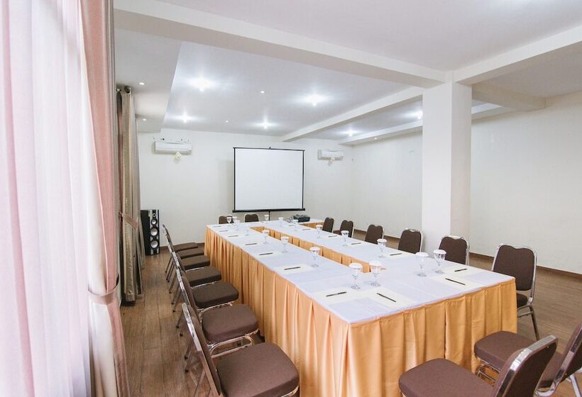 ホテル Sevilla Resort Magelang