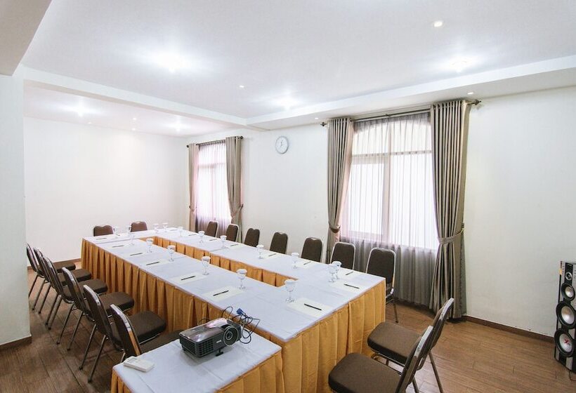 ホテル Sevilla Resort Magelang