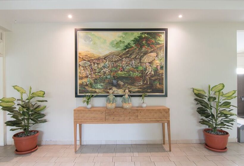 ホテル Sevilla Resort Magelang