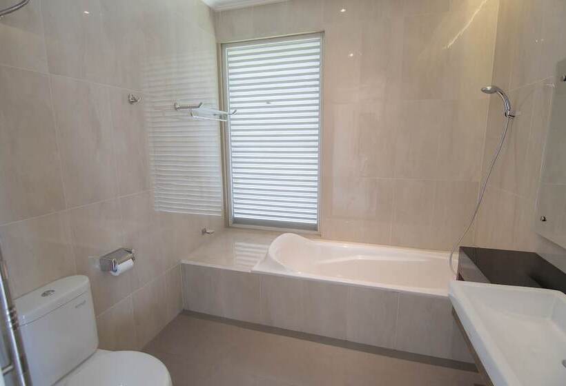 ホテル Sevilla Resort Magelang