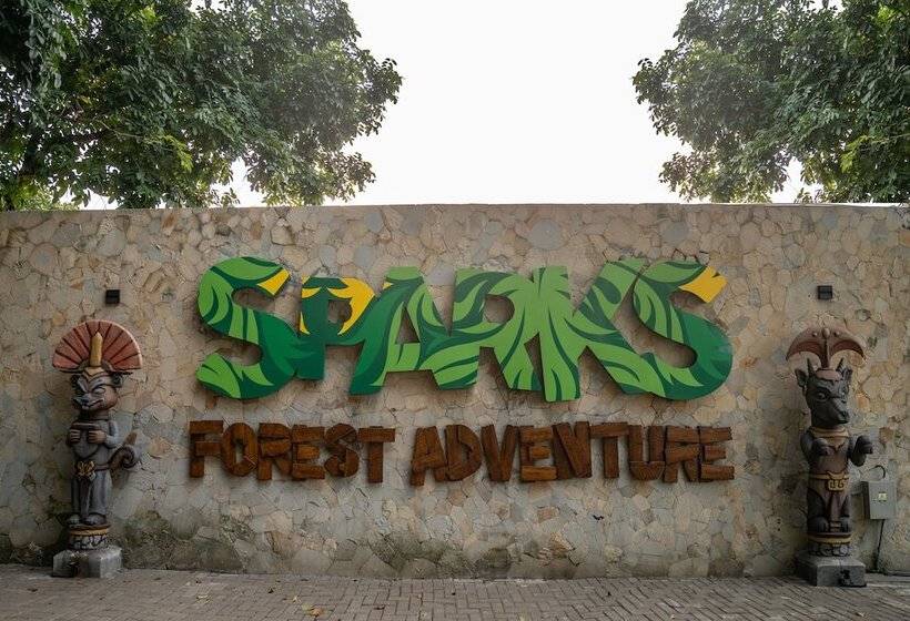 호텔 Sparks Forest Adventure Sukabumi