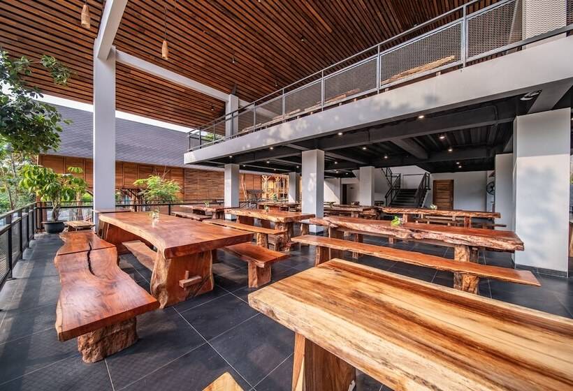 호텔 Sparks Forest Adventure Sukabumi