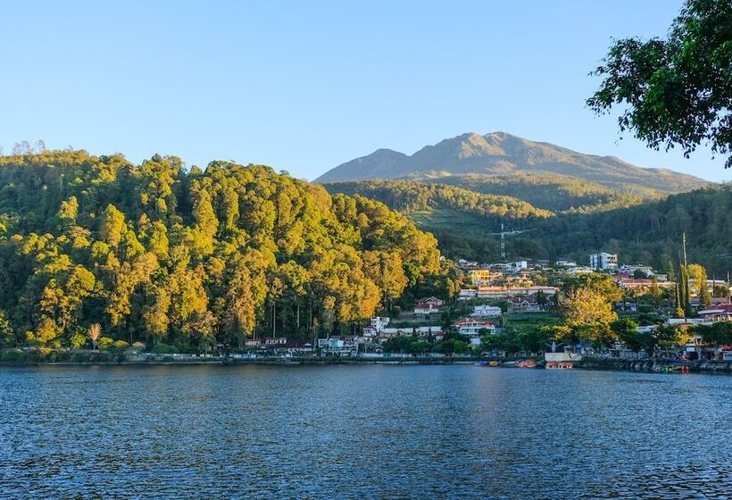 בית מלון כפרי Telaga Mas International