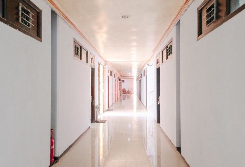 בית מלון כפרי Telaga Mas International