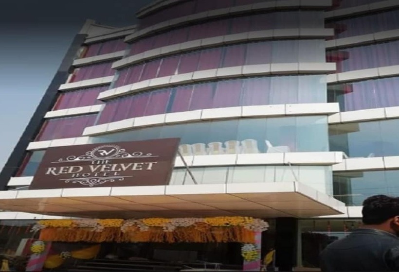 Отель The Red Velvet