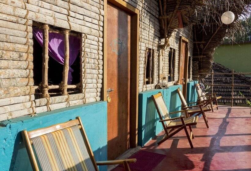 فندق Vaayu Watermans Village