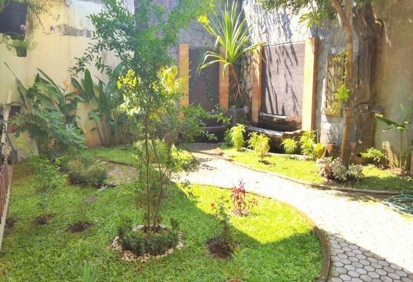 Пансион Comfy Tower House