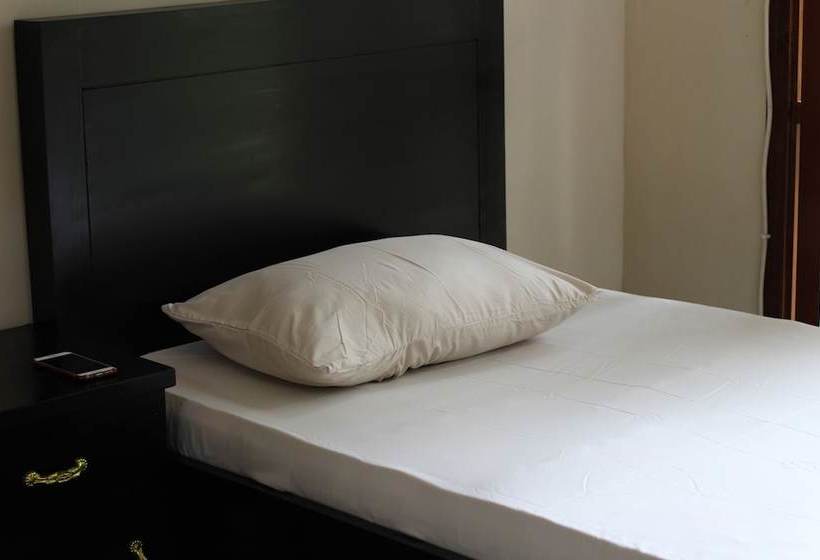 호스텔 Arnata Guest House
