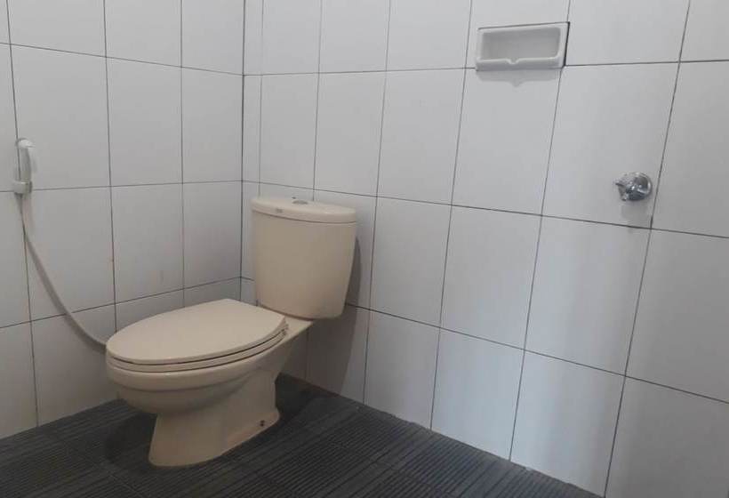 ユースホステル Bambu Hotel By Oyo Rooms