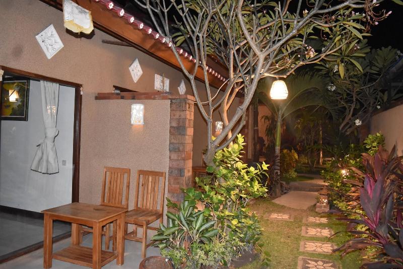הוסטל Made Taro  Menjangan Homestay