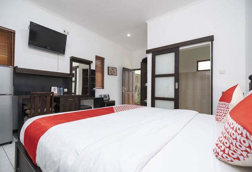 旅馆 Panen House By Oyo Rooms