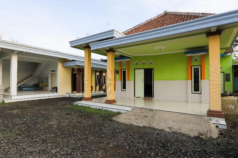 هاستل Spot On 2371 Islami Family Residence