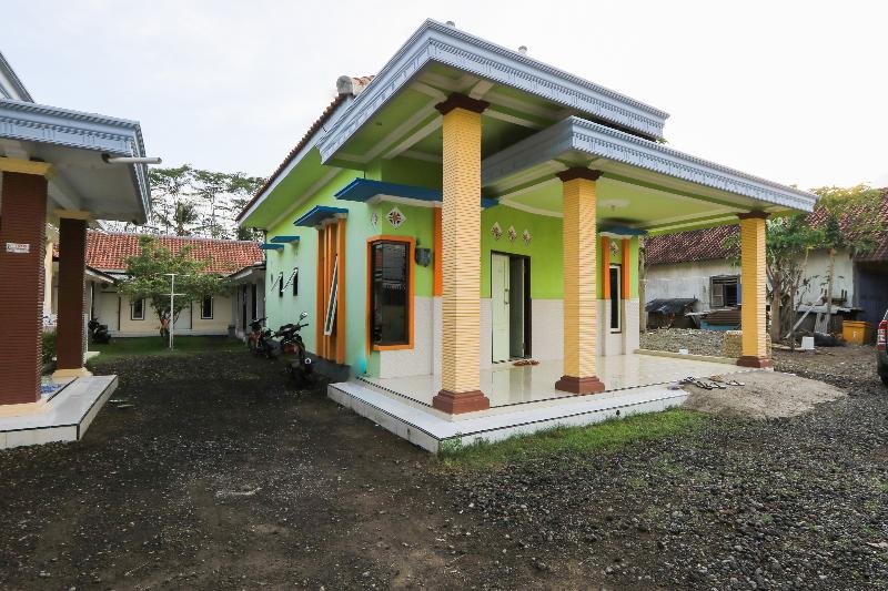 هاستل Spot On 2371 Islami Family Residence