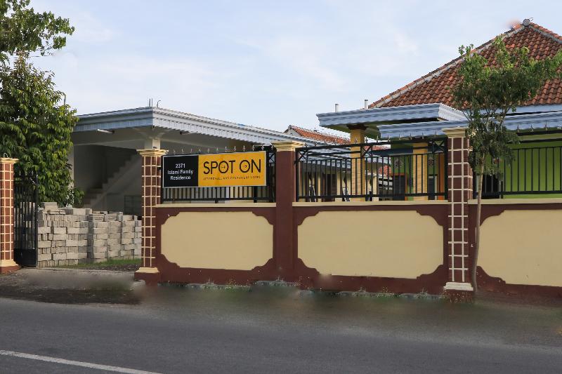 הוסטל Spot On 2371 Islami Family Residence