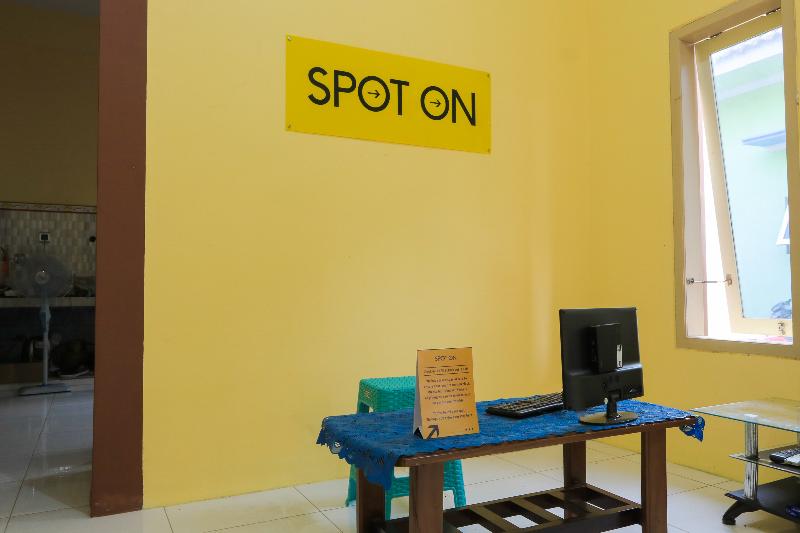 הוסטל Spot On 2371 Islami Family Residence