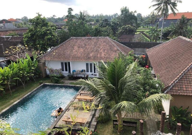 Arta Garden Guest House & Hostel