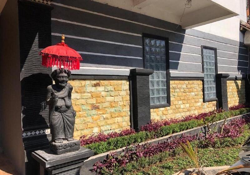 Arta Garden Guest House & Hostel