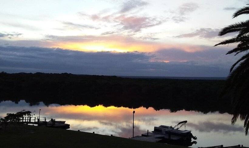 צימר Addo Riverside Villa