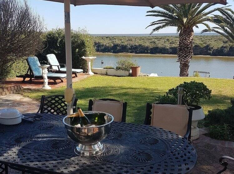 צימר Addo Riverside Villa