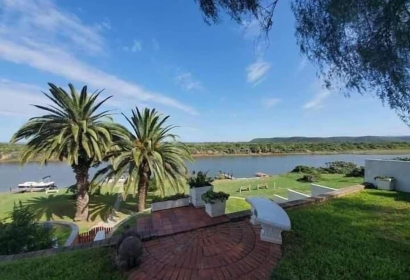 צימר Addo Riverside Villa