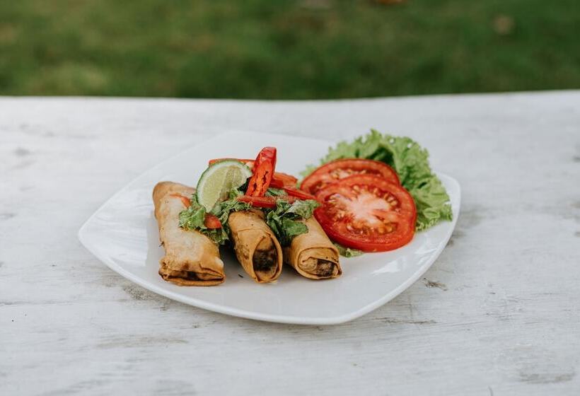 مبيت وإفطار Agung Wiwin Homestay & Restaurant