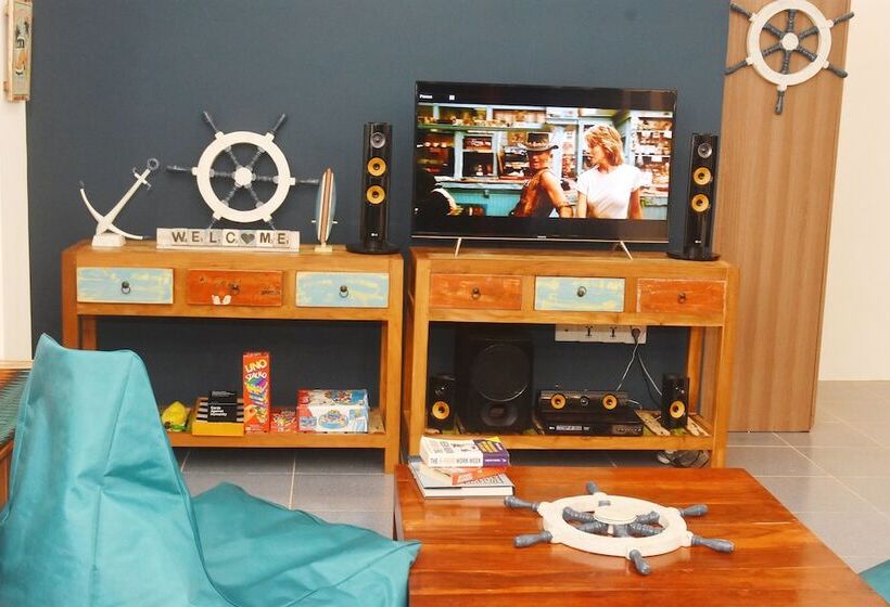 ベッドアンドブレックファースト Charlies Shack Lombok