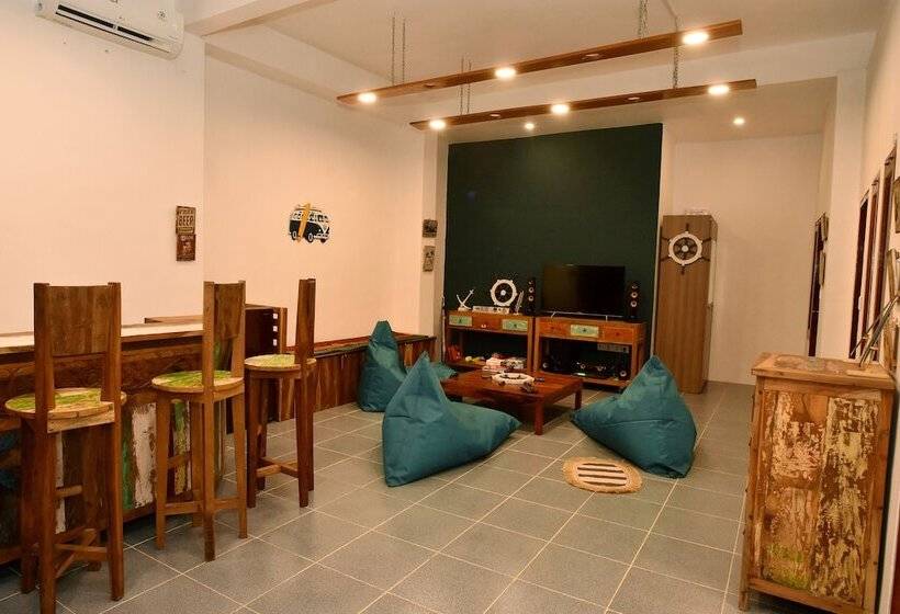 ベッドアンドブレックファースト Charlies Shack Lombok