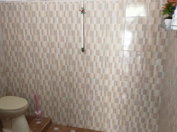 ベッドアンドブレックファースト Pondok Oma Surf Simeulue