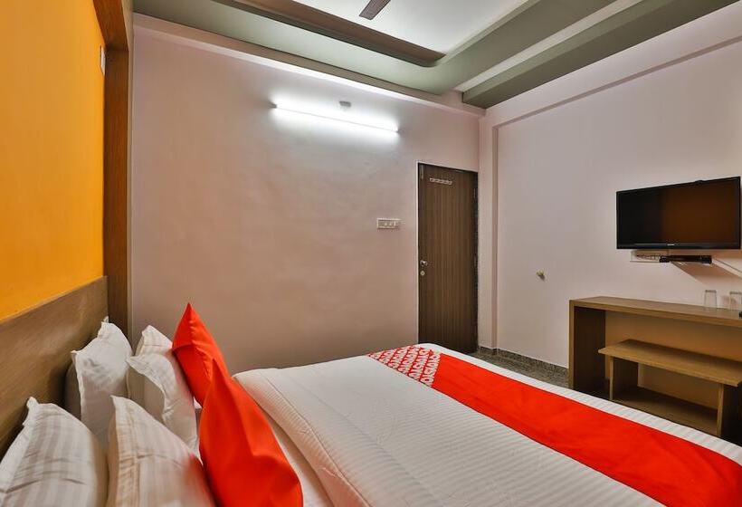 Отель Ab Apple By Oyo Rooms