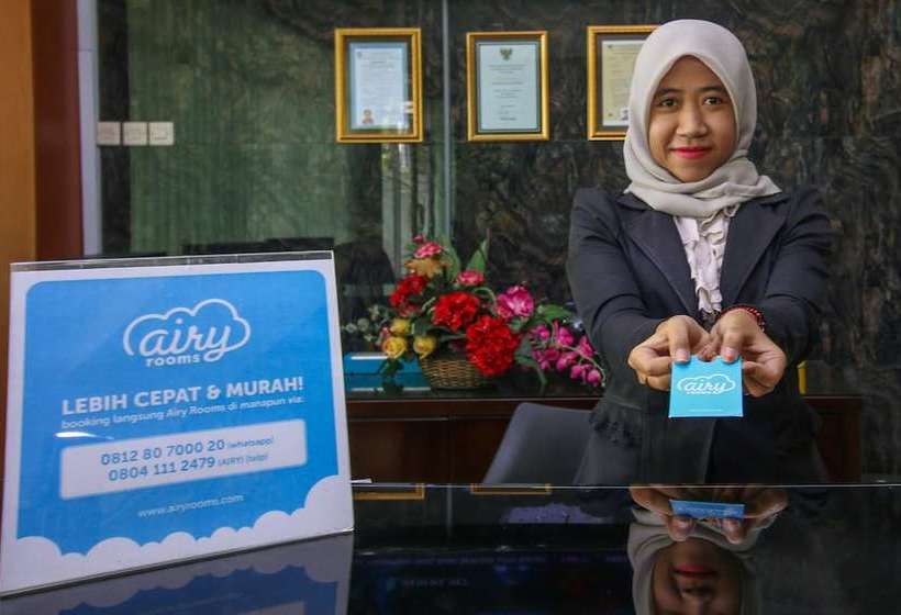 Отель Airy Bandara Adi Soemarmo 3 Solo