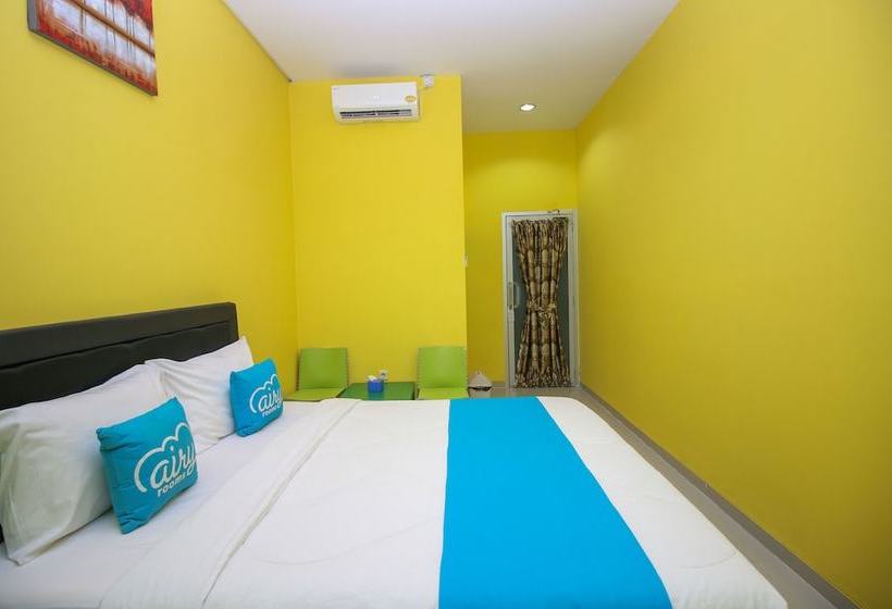 Отель Airy Bandara Adi Soemarmo 3 Solo