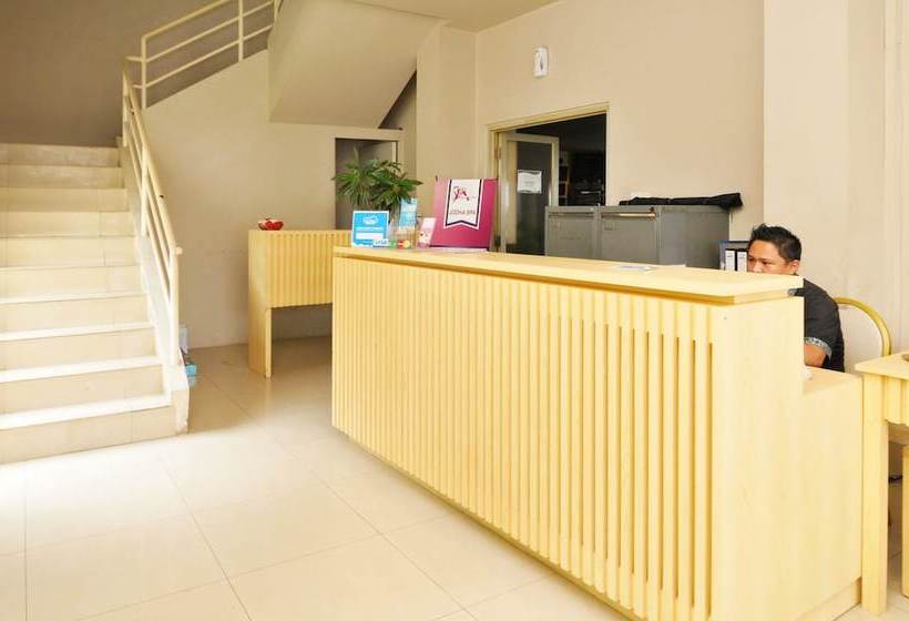 בית מלון כפרי Airy Wenang Sutomo 4 Manado