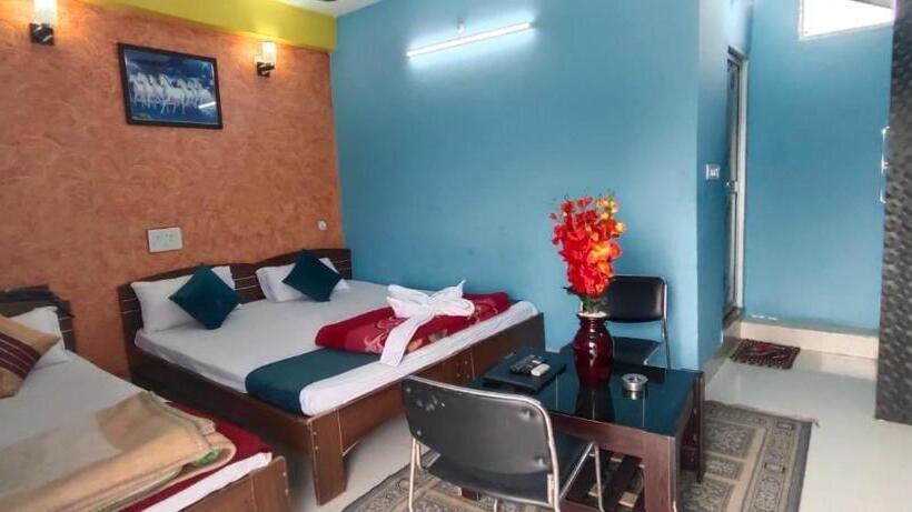 בית מלון כפרי Anand Lok