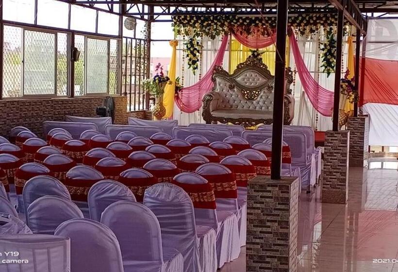 בית מלון כפרי Anand Lok