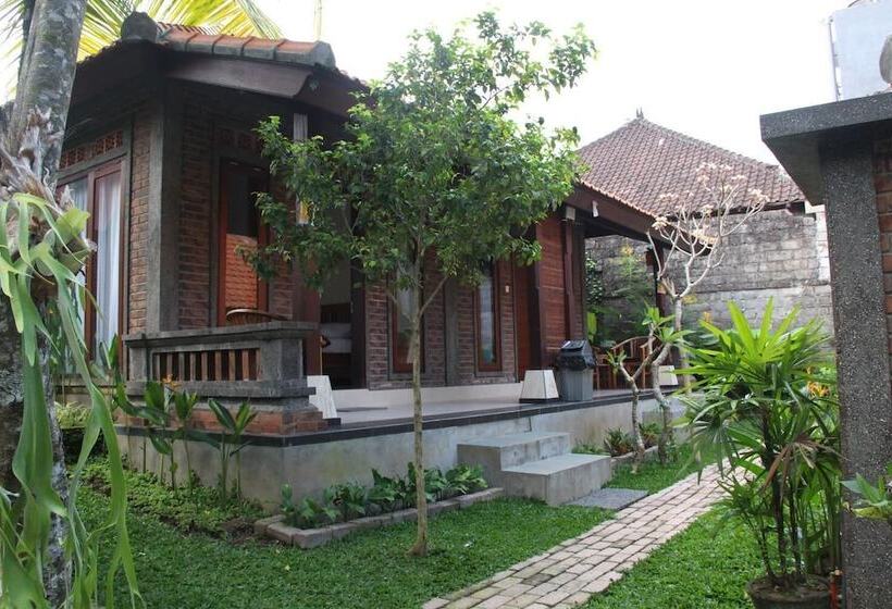 בית מלון כפרי Ary House Ubud