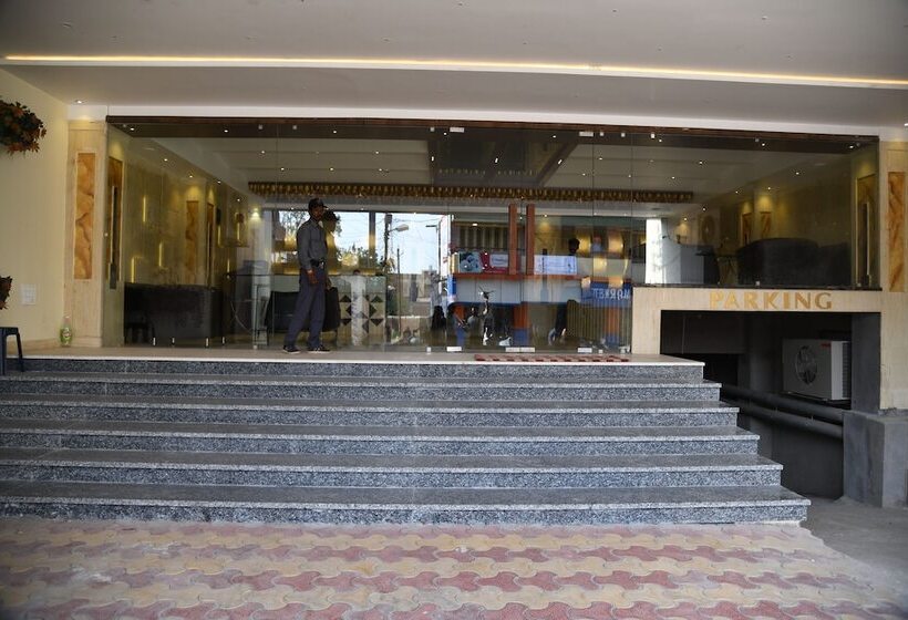 ホテル Avalon Inn