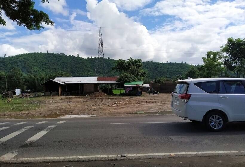 فندق Bagori Resort