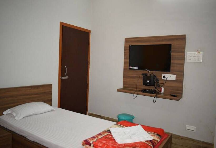 فندق Bagori Resort