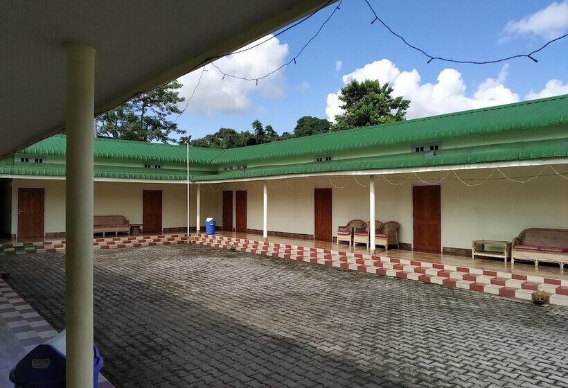 فندق Bagori Resort