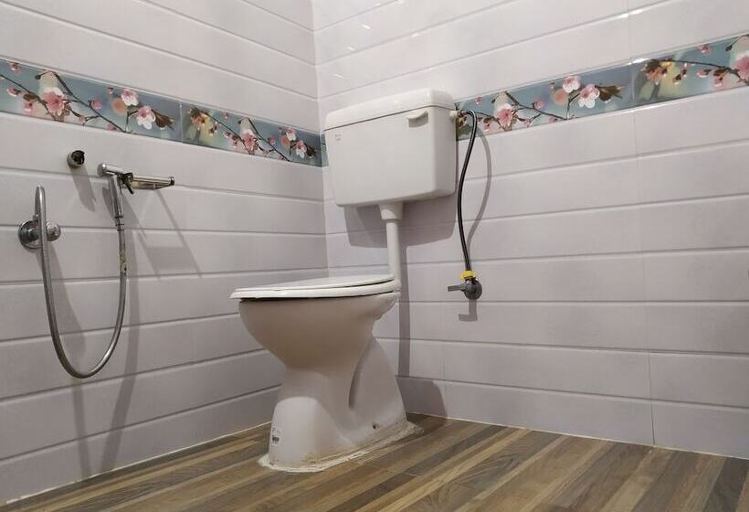 فندق Bagori Resort