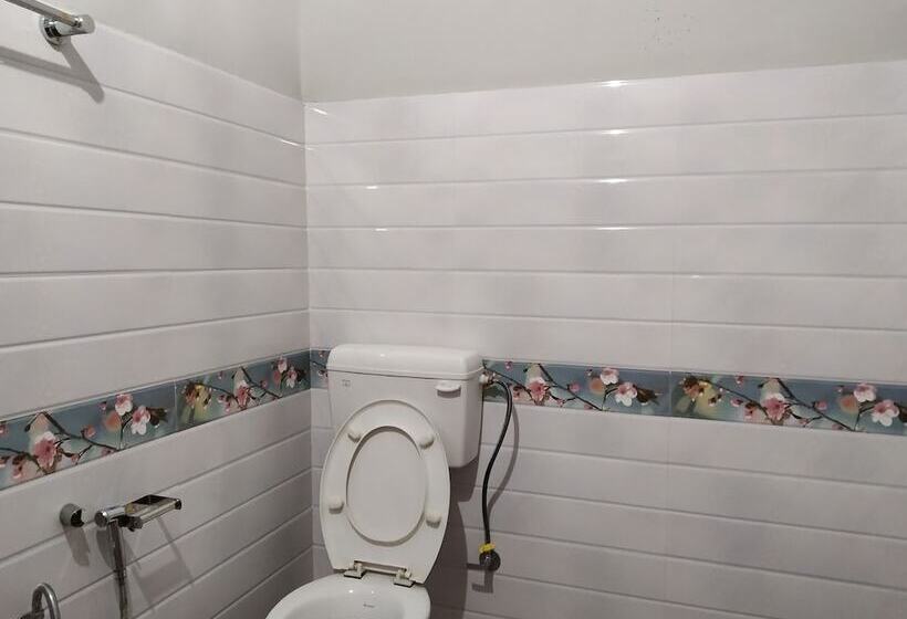 فندق Bagori Resort