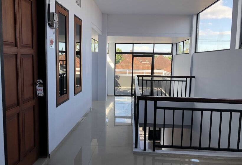 בית מלון כפרי Bali Radiance Canggu By Oyo Rooms