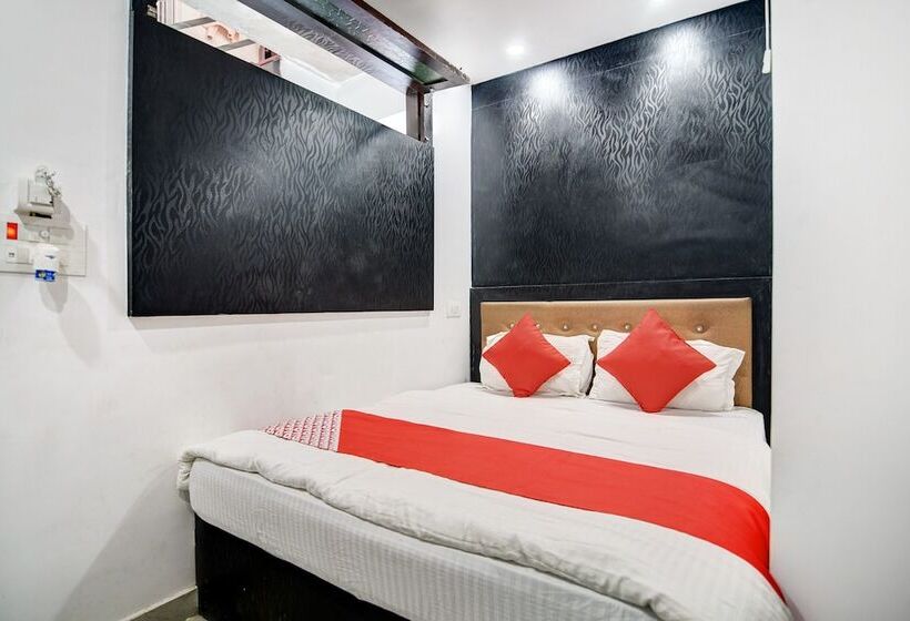 ホテル Capital O 38853 S Sumangalam Palace