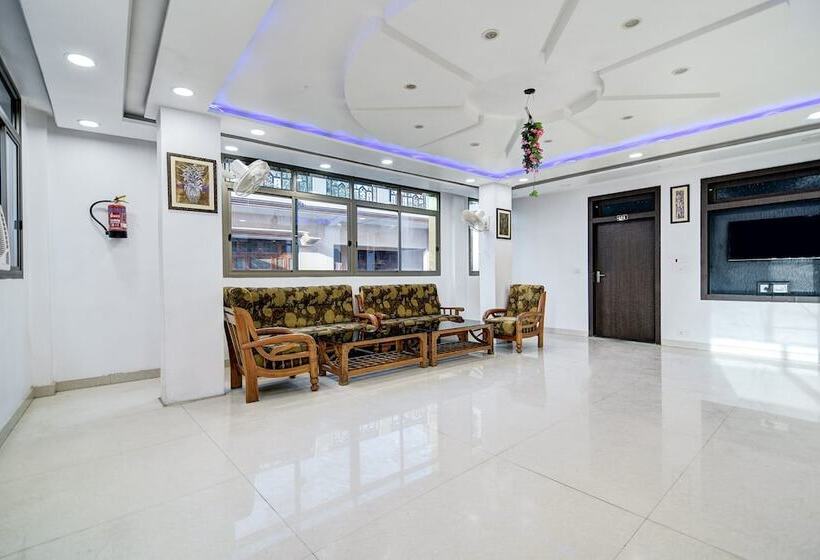 ホテル Capital O 38853 S Sumangalam Palace