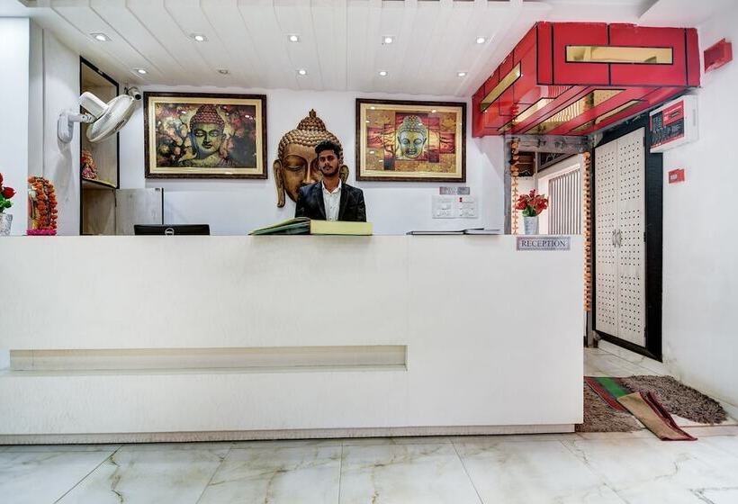 ホテル Capital O 38853 S Sumangalam Palace