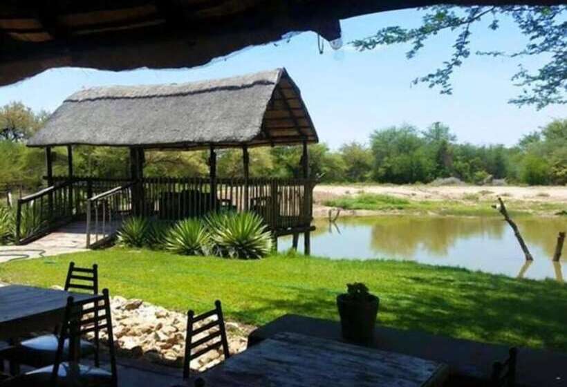 Отель Chinaka Game Lodge