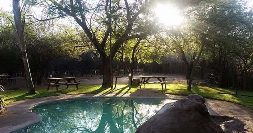 בית מלון כפרי Chinaka Game Lodge